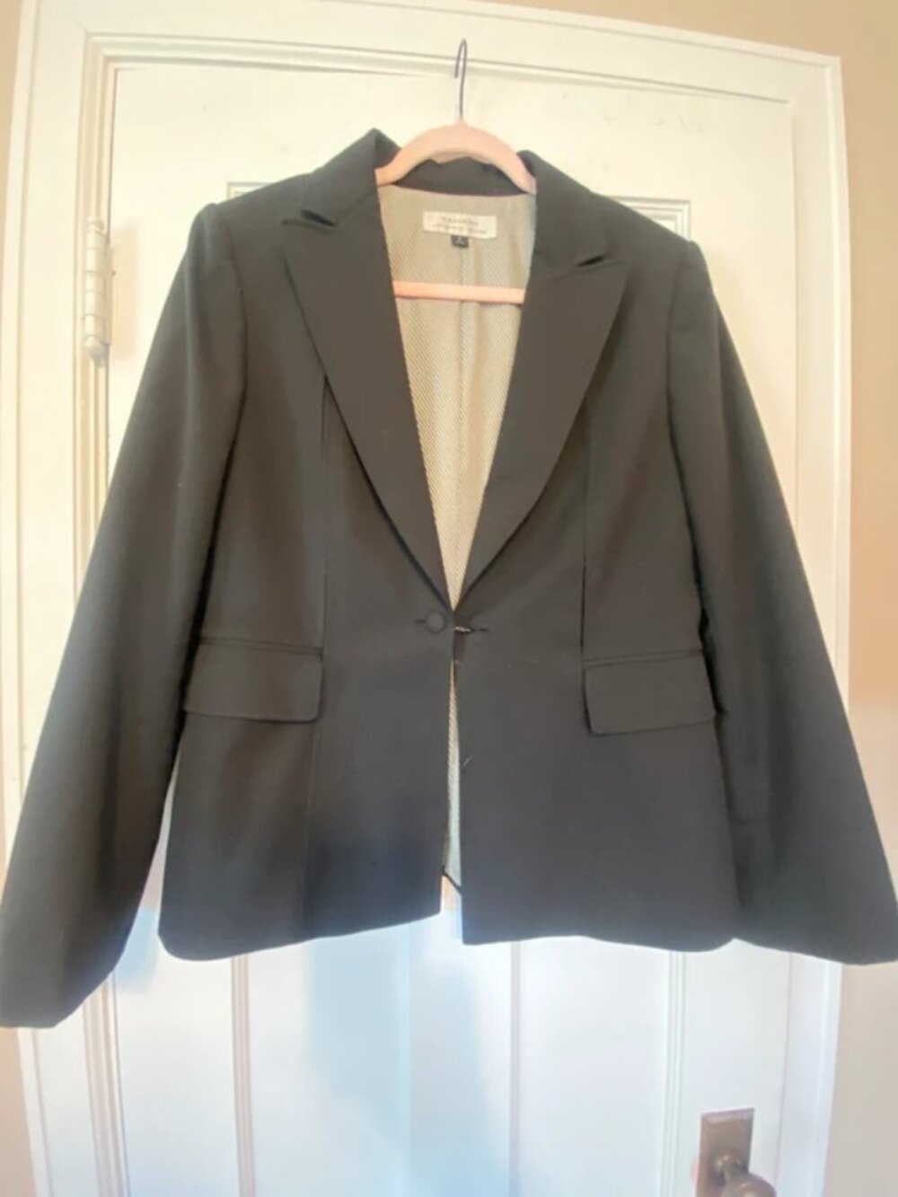 Women’s Tahari size 12 black blazer